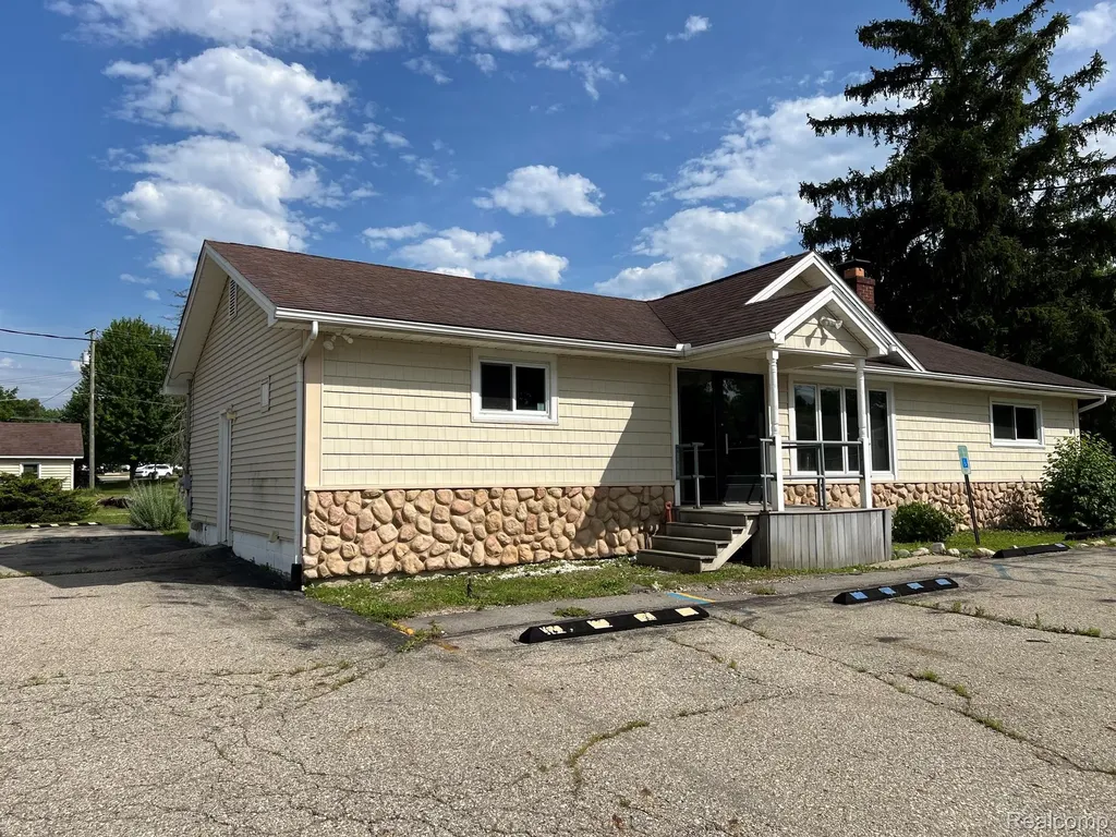 971 Baldwin Road Lapeer City MI 48446