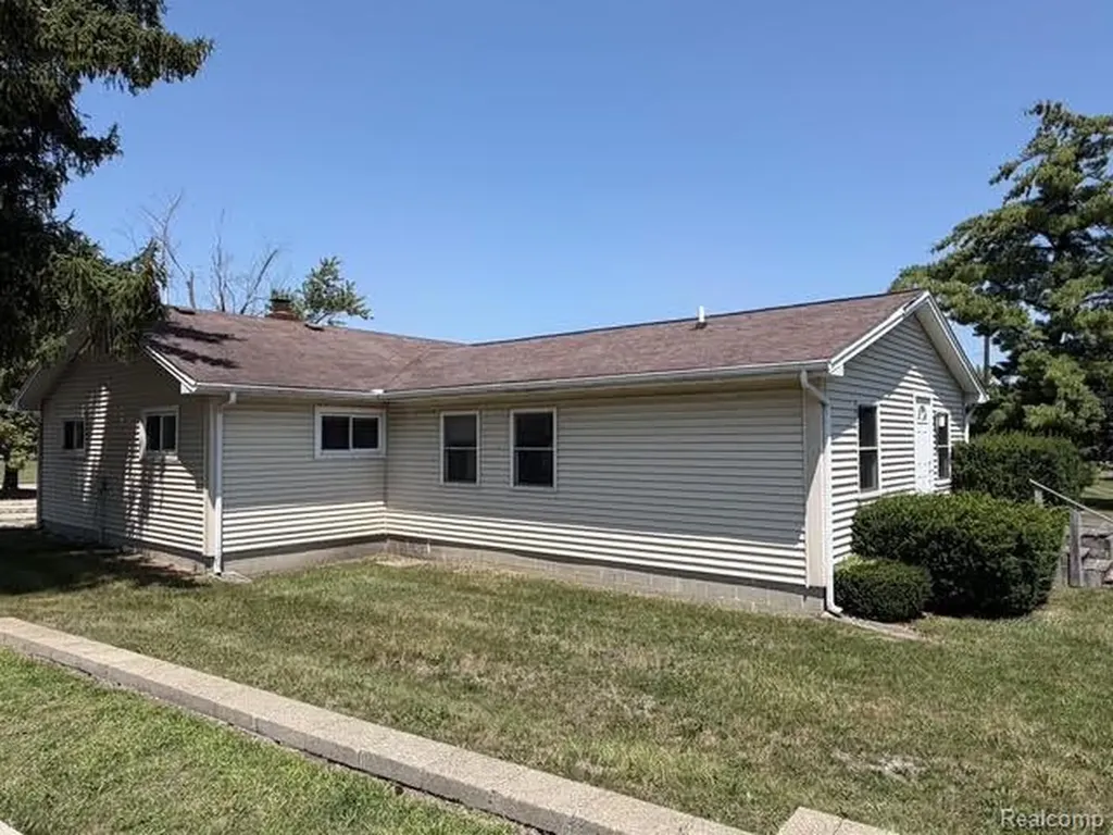 971 Baldwin Road Lapeer City MI 48446