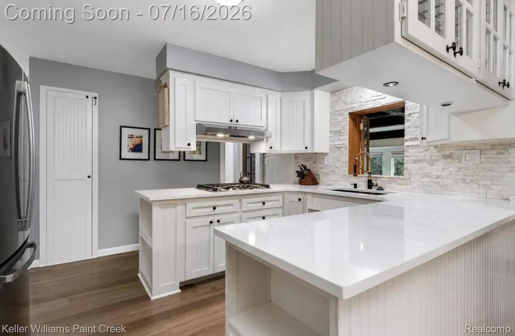 197 Perrydale Street Rochester Hills City MI 48306