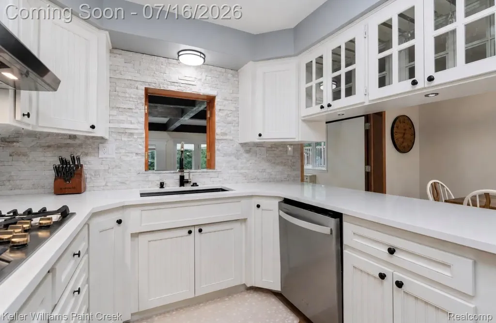 197 Perrydale Street Rochester Hills City MI 48306