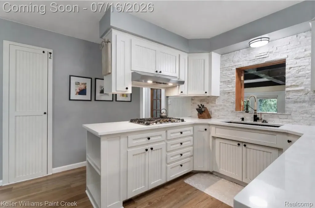 197 Perrydale Street Rochester Hills City MI 48306