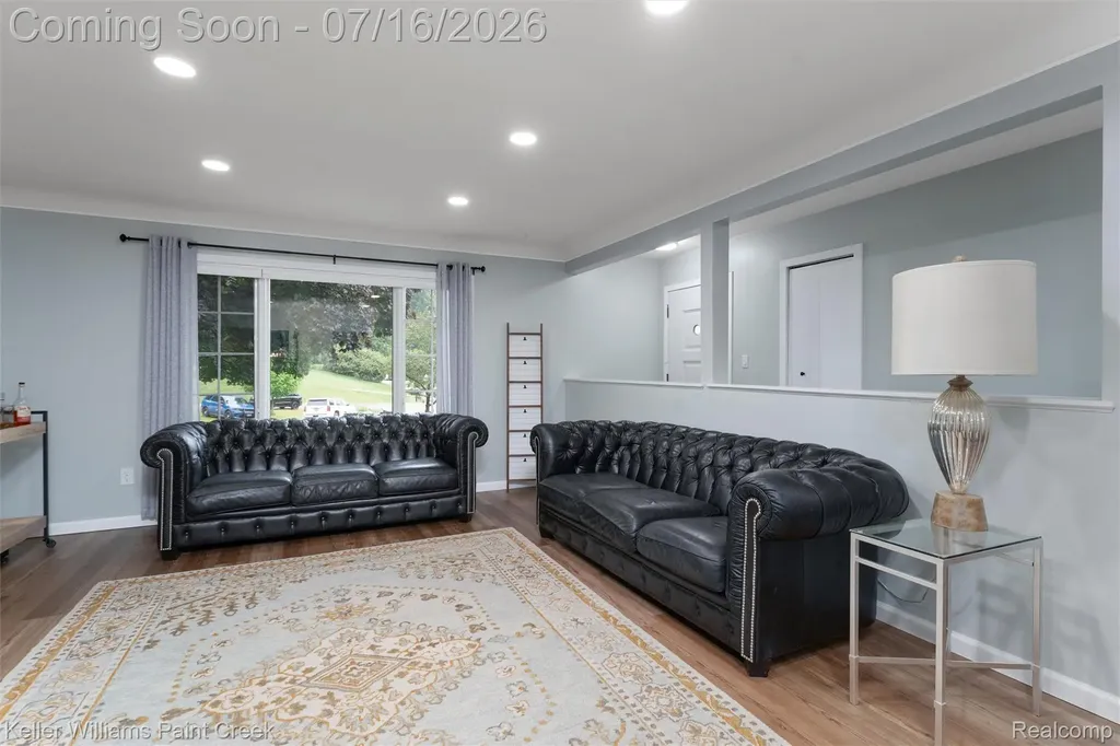 197 Perrydale Street Rochester Hills City MI 48306
