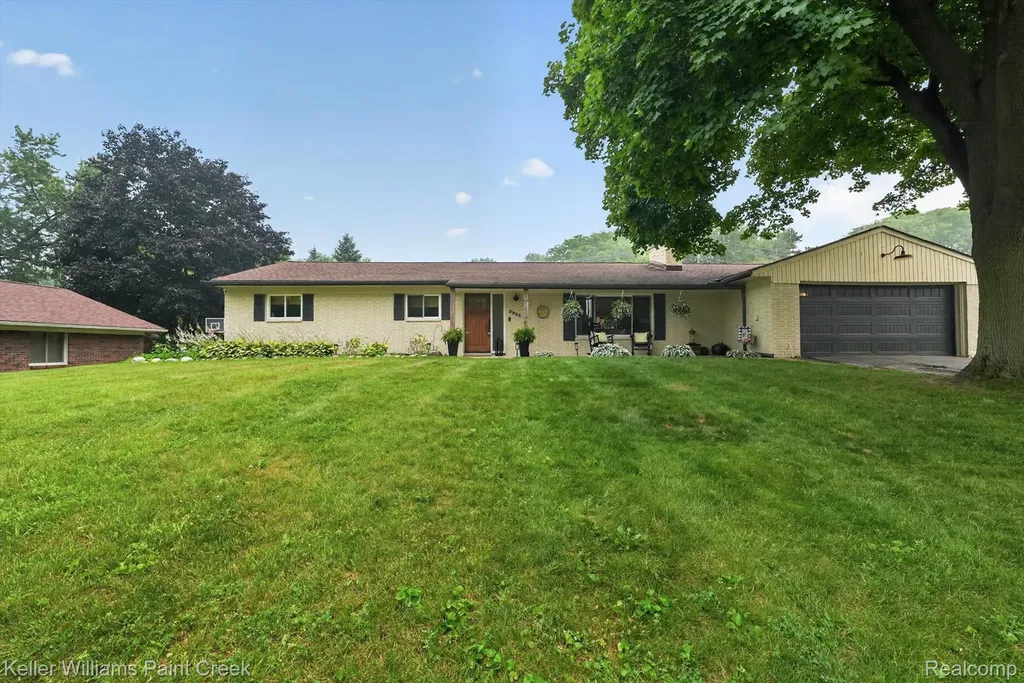 2935 Saint Jude Drive Waterford Charter Township MI 48329