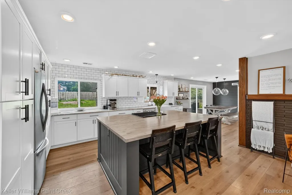 2935 Saint Jude Drive Waterford Charter Township MI 48329