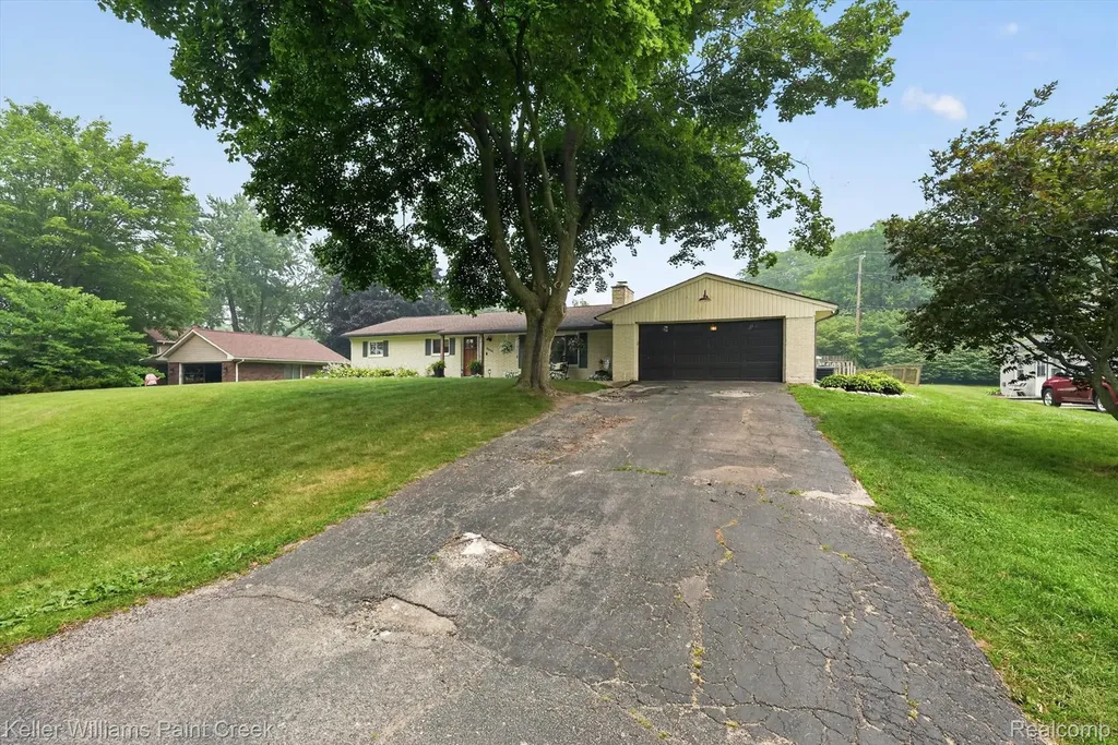 2935 Saint Jude Drive Waterford Charter Township MI 48329