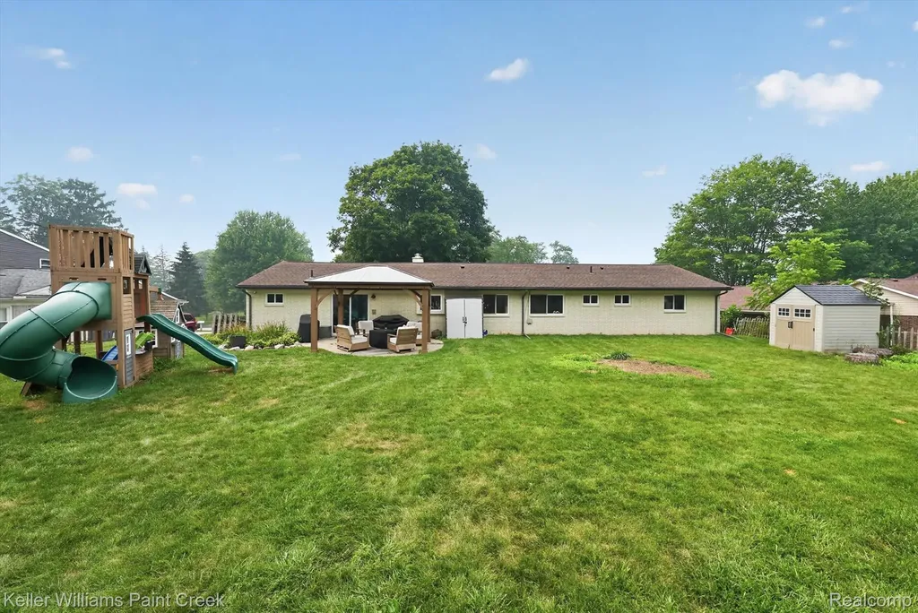 2935 Saint Jude Drive Waterford Charter Township MI 48329
