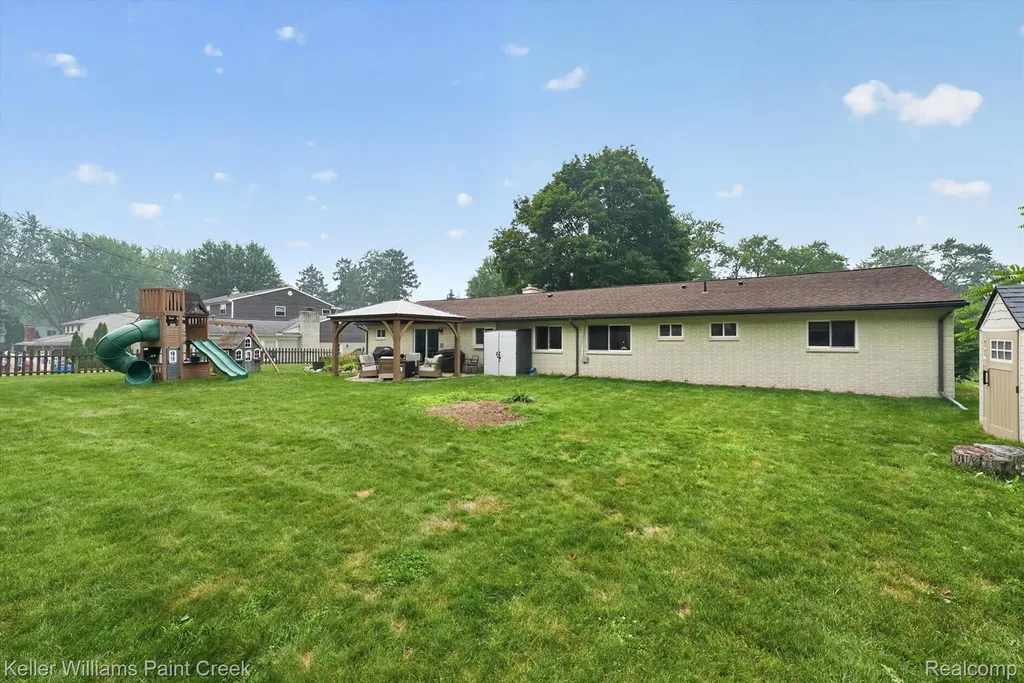 2935 Saint Jude Drive Waterford Charter Township MI 48329