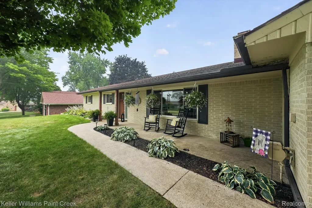 2935 Saint Jude Drive Waterford Charter Township MI 48329