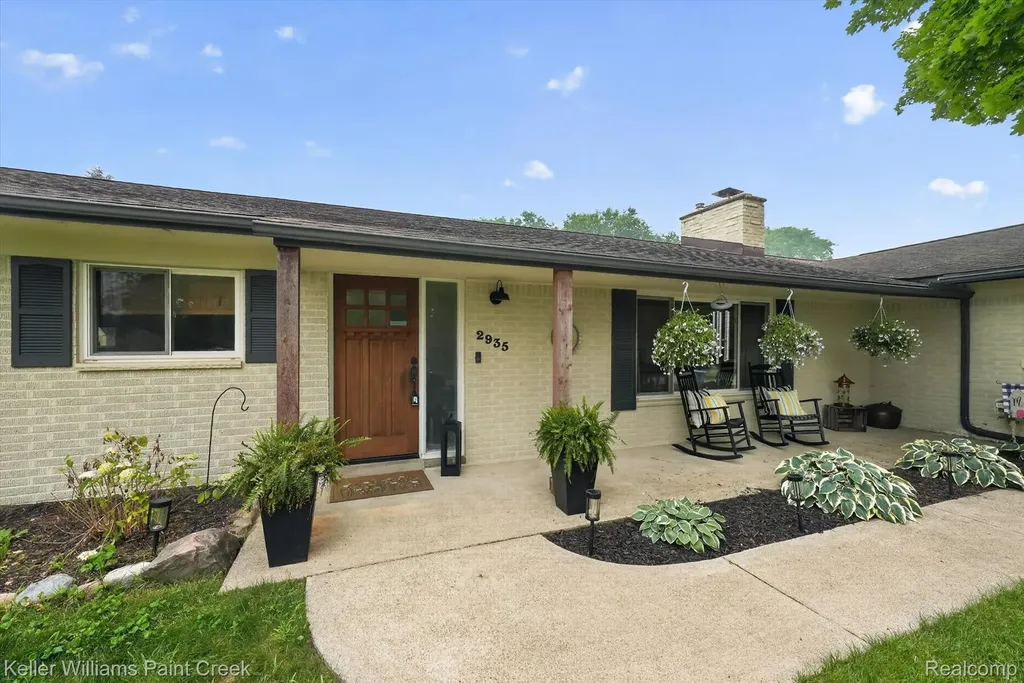 2935 Saint Jude Drive Waterford Charter Township MI 48329