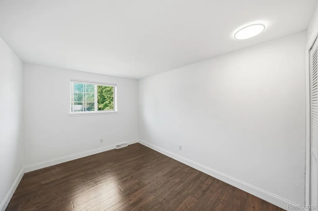 8327 Fox Bay Drive White Lake Charter Township MI 48386