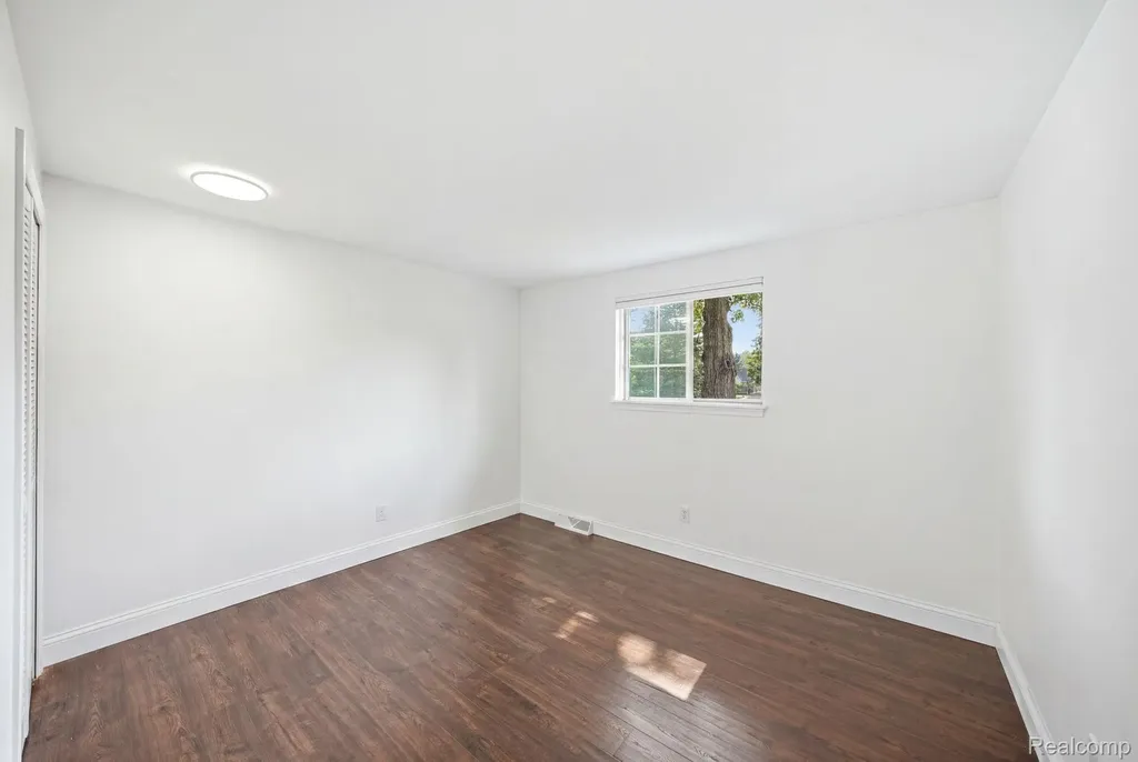8327 Fox Bay Drive White Lake Charter Township MI 48386
