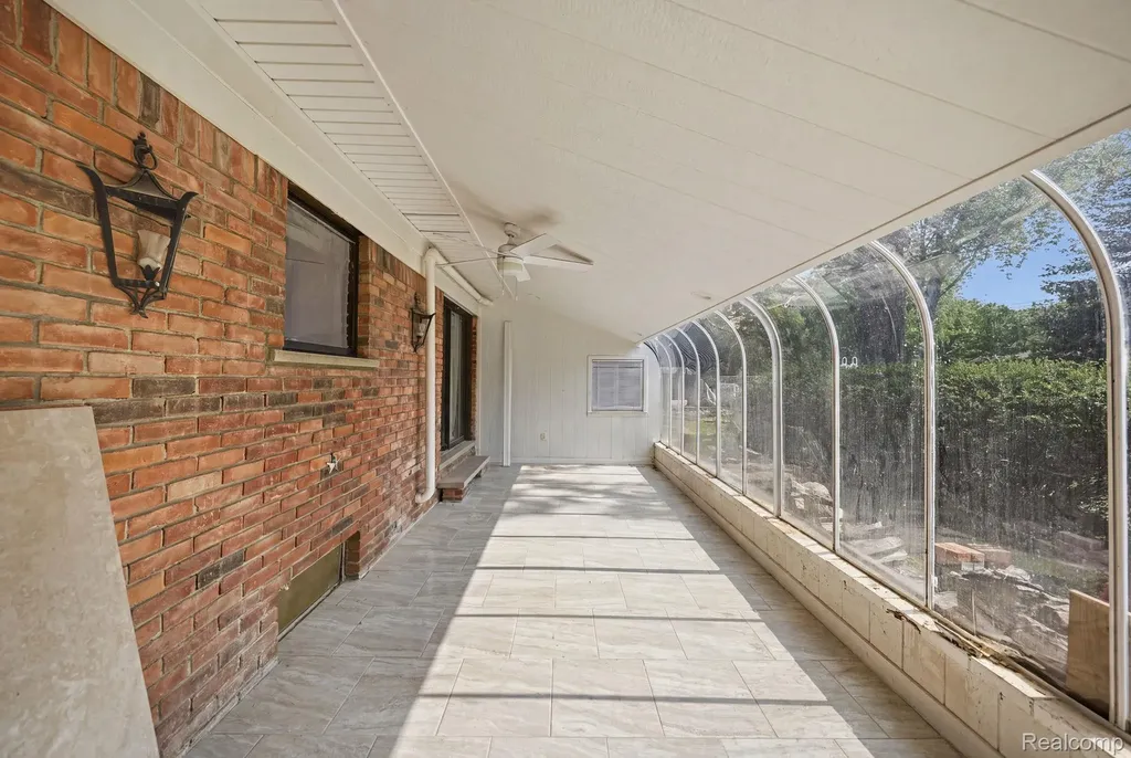 8327 Fox Bay Drive White Lake Charter Township MI 48386