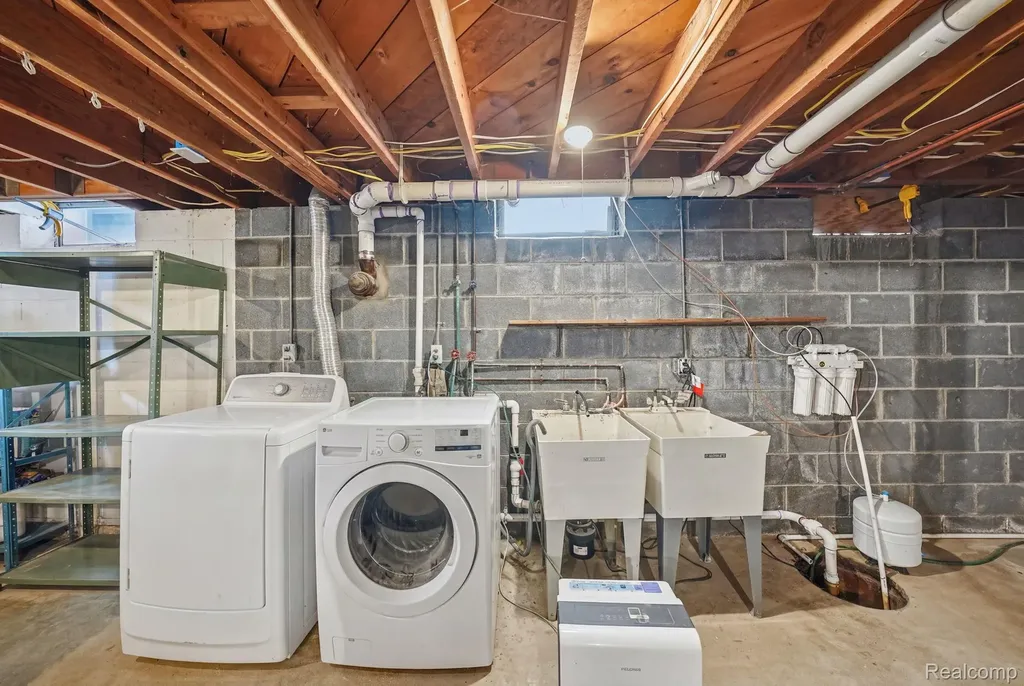 8327 Fox Bay Drive White Lake Charter Township MI 48386