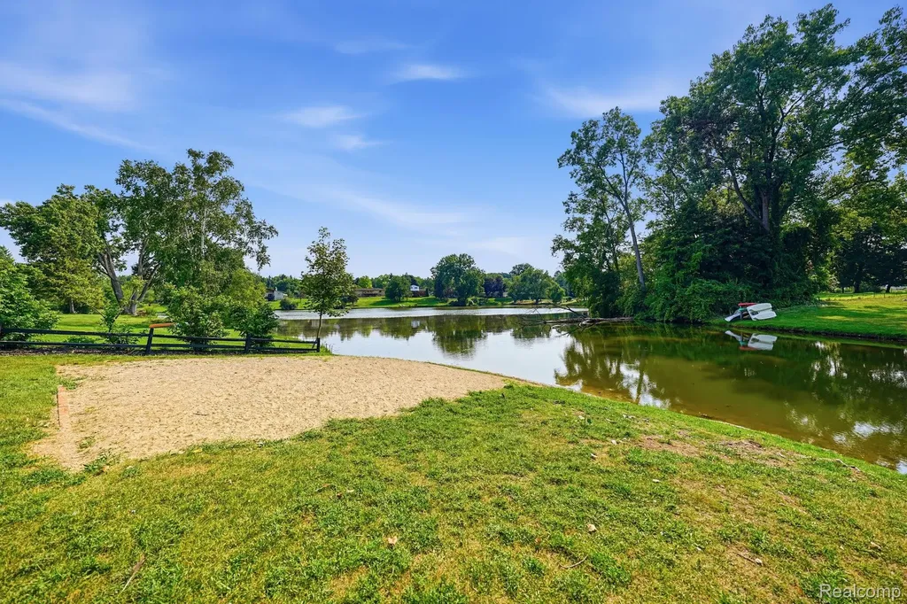 8327 Fox Bay Drive White Lake Charter Township MI 48386