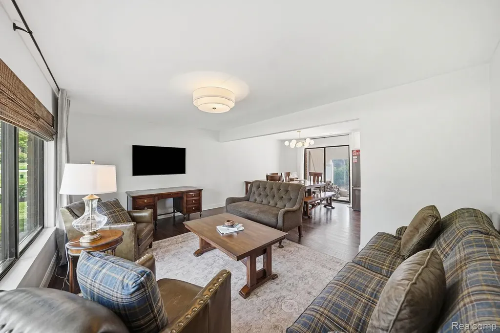 8327 Fox Bay Drive White Lake Charter Township MI 48386