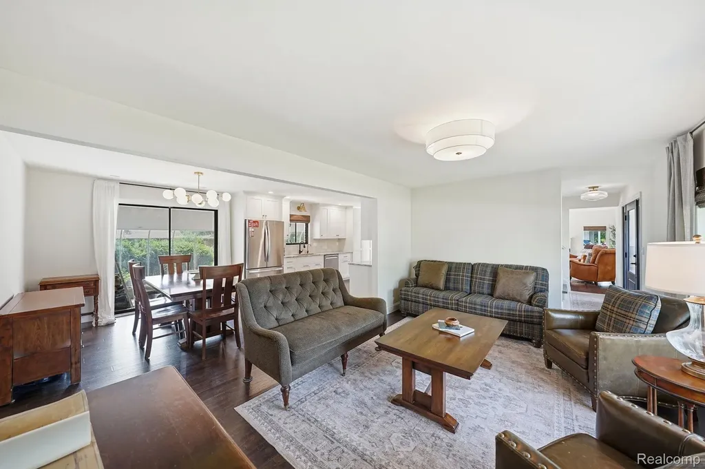 8327 Fox Bay Drive White Lake Charter Township MI 48386