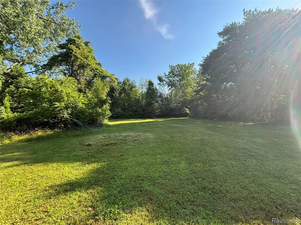 709 E Michigan Avenue E Au Gres City MI 48703