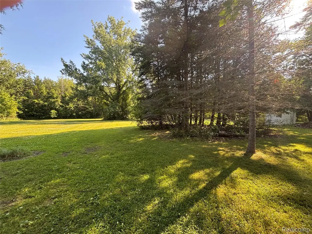 709 E Michigan Avenue E Au Gres City MI 48703