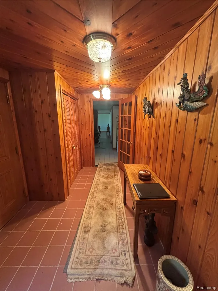 709 E Michigan Avenue E Au Gres City MI 48703