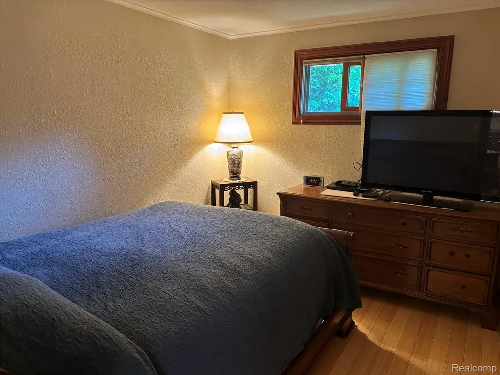 709 E Michigan Avenue E Au Gres City MI 48703