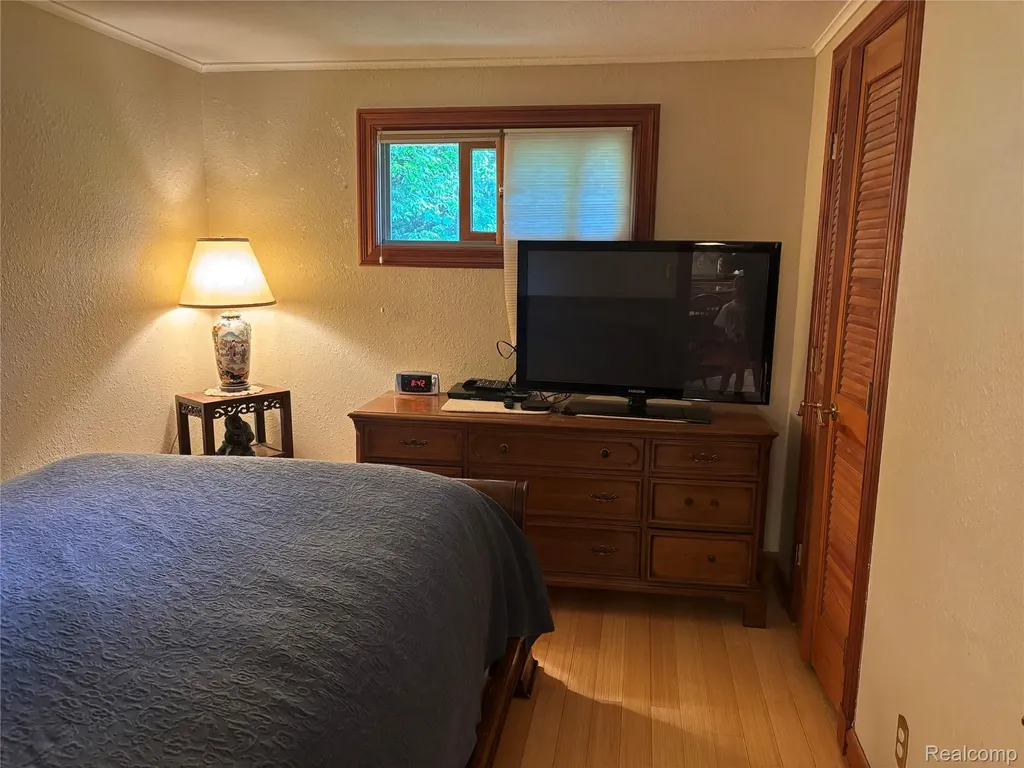 709 E Michigan Avenue E Au Gres City MI 48703