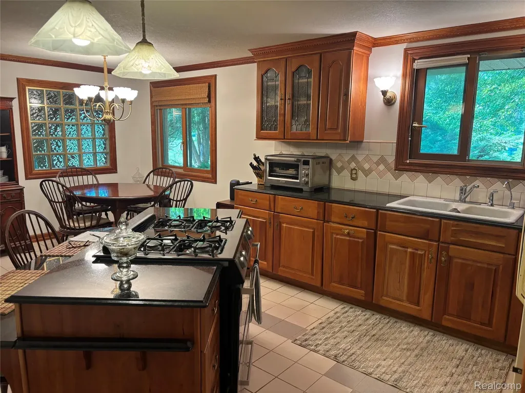 709 E Michigan Avenue E Au Gres City MI 48703