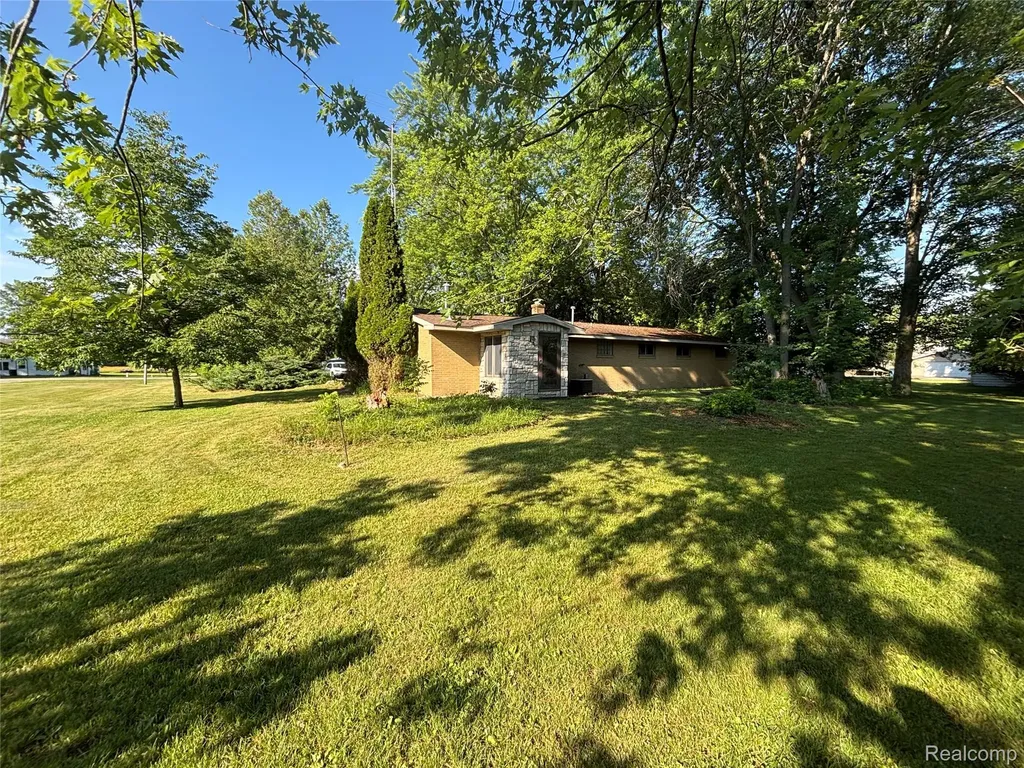 709 E Michigan Avenue E Au Gres City MI 48703