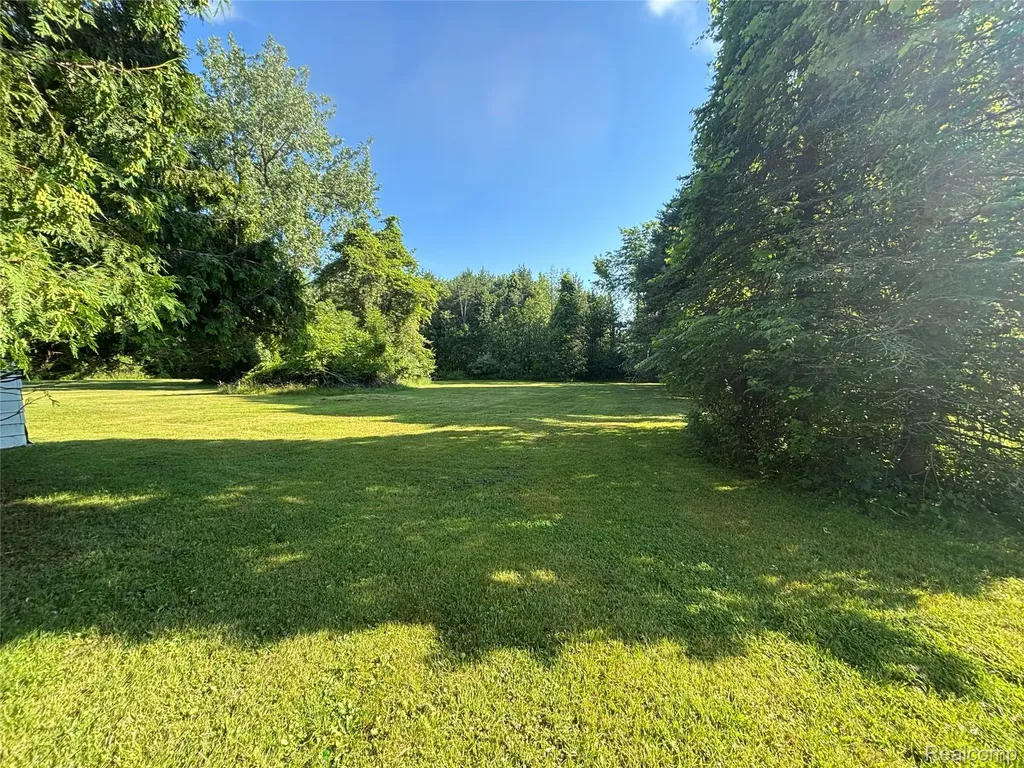 709 E Michigan Avenue E Au Gres City MI 48703