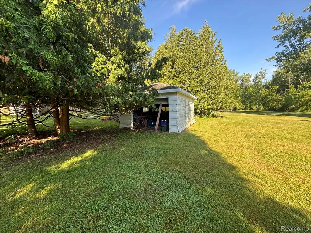 709 E Michigan Avenue E Au Gres City MI 48703