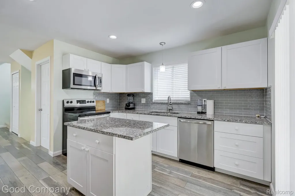342 Spencer Street Ferndale City MI 48220