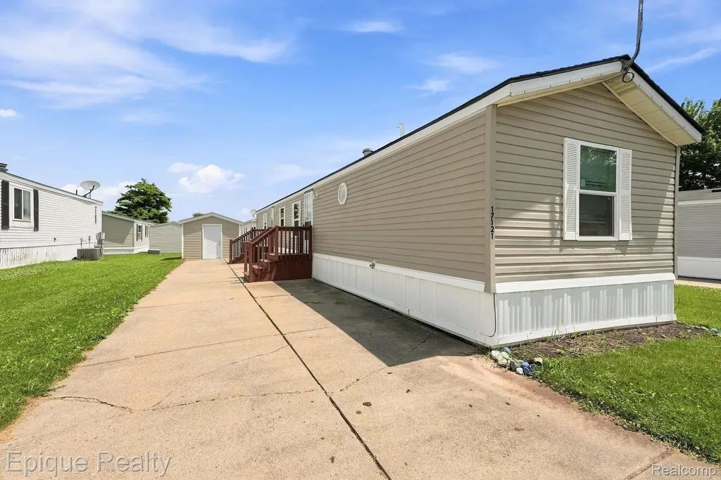 17121 Julie Drive Springfield Charter Township MI 48350