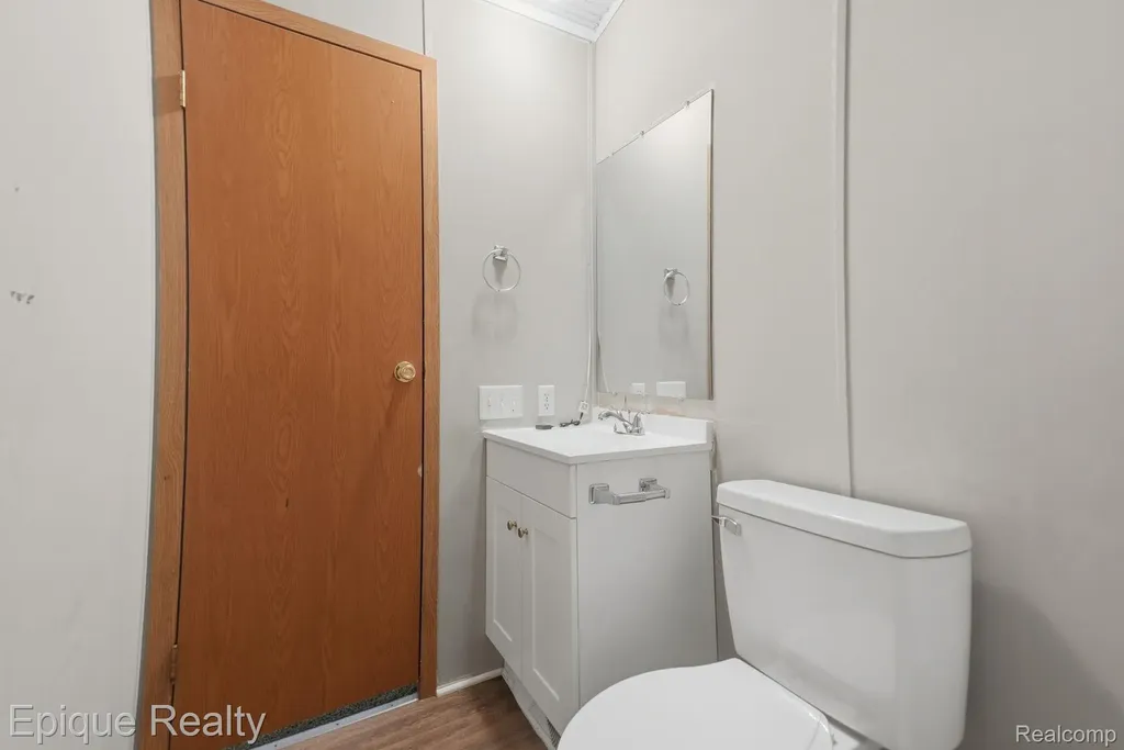 17121 Julie Drive Springfield Charter Township MI 48350