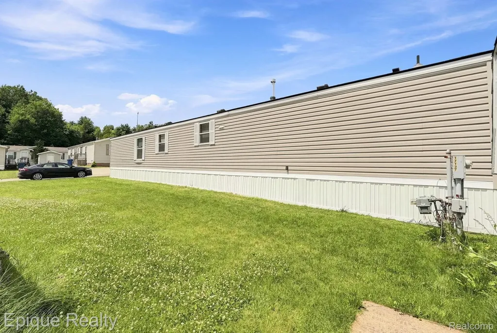 17121 Julie Drive Springfield Charter Township MI 48350