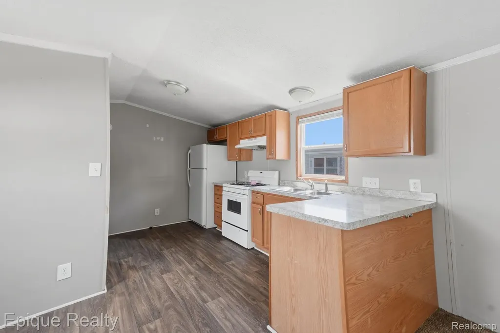 17121 Julie Drive Springfield Charter Township MI 48350