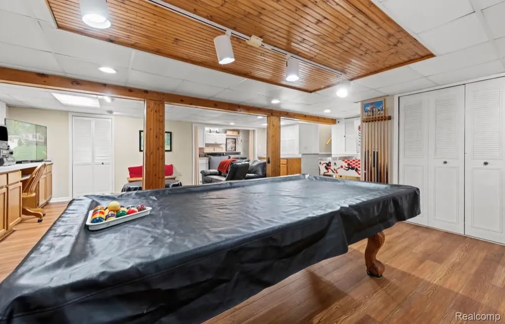 8369 Burning Bush Road Grosse Ile Township MI 48138