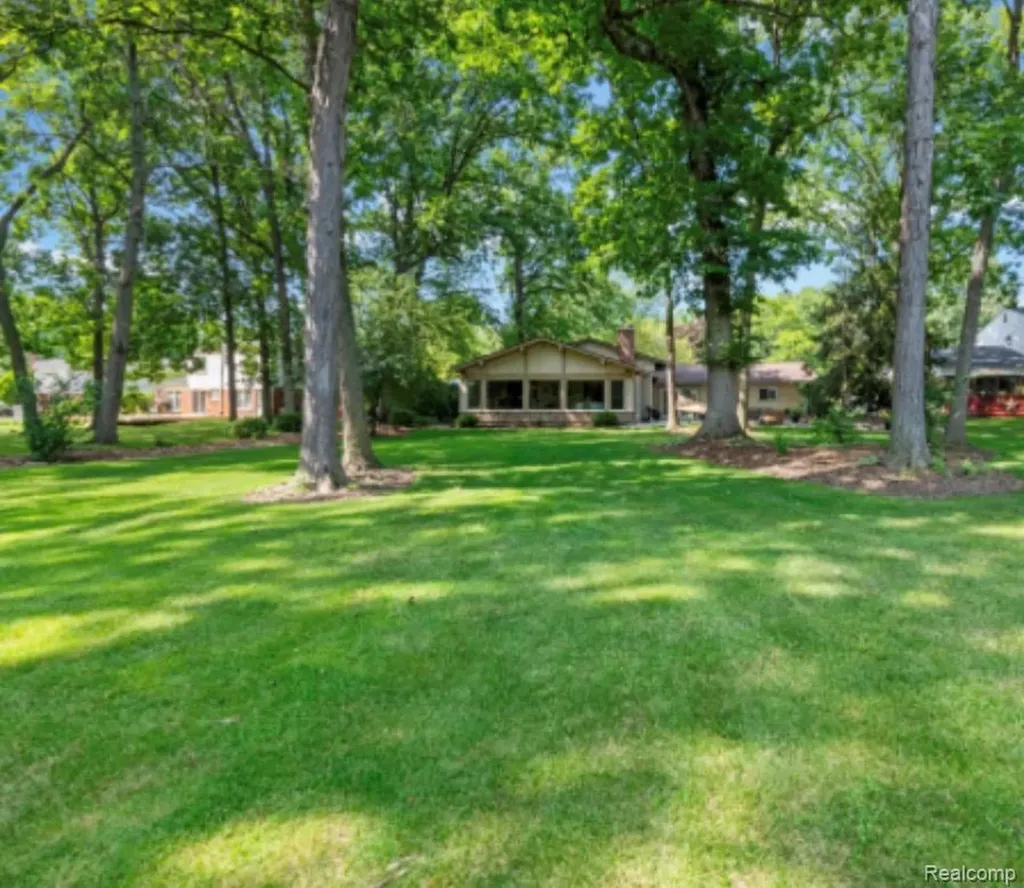 8369 Burning Bush Road Grosse Ile Township MI 48138