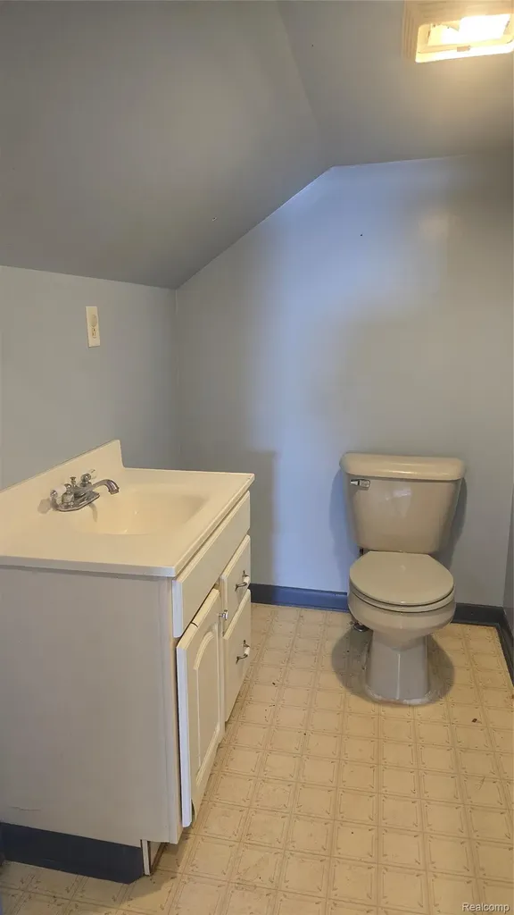 1619 White Street Port Huron City MI 48060