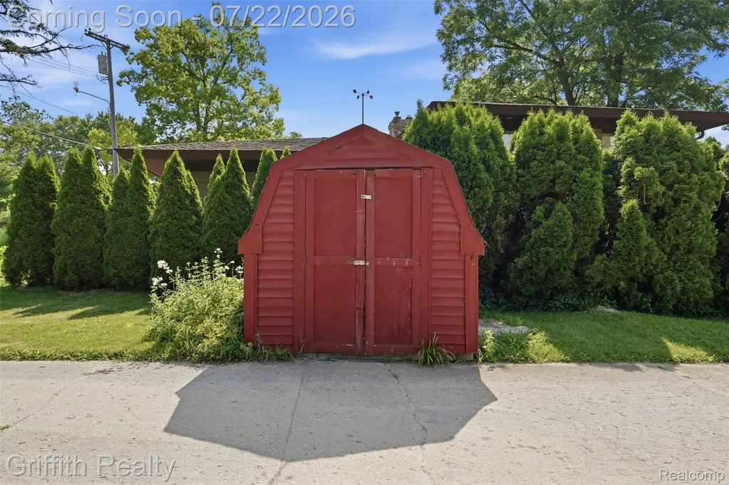 5730 Cowell Road Hamburg Township MI 48116
