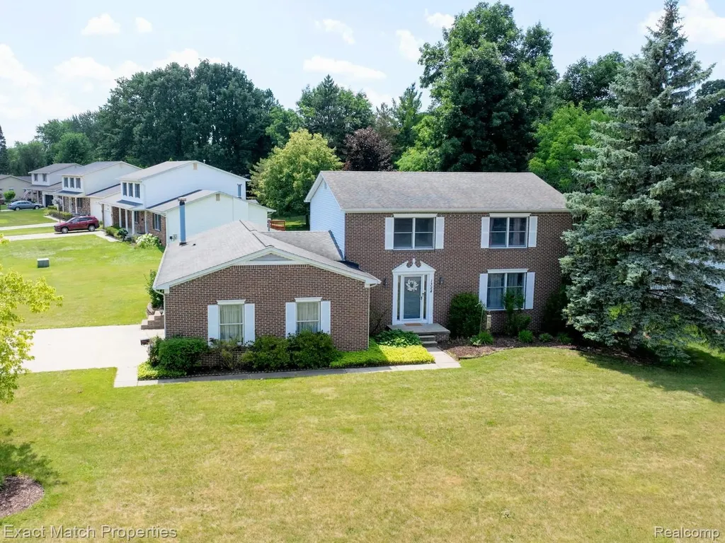 1324 Bush Creek Drive Grand Blanc City MI 48439