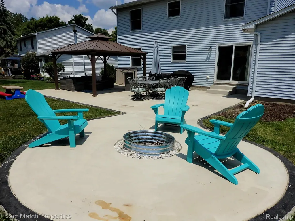 1324 Bush Creek Drive Grand Blanc City MI 48439