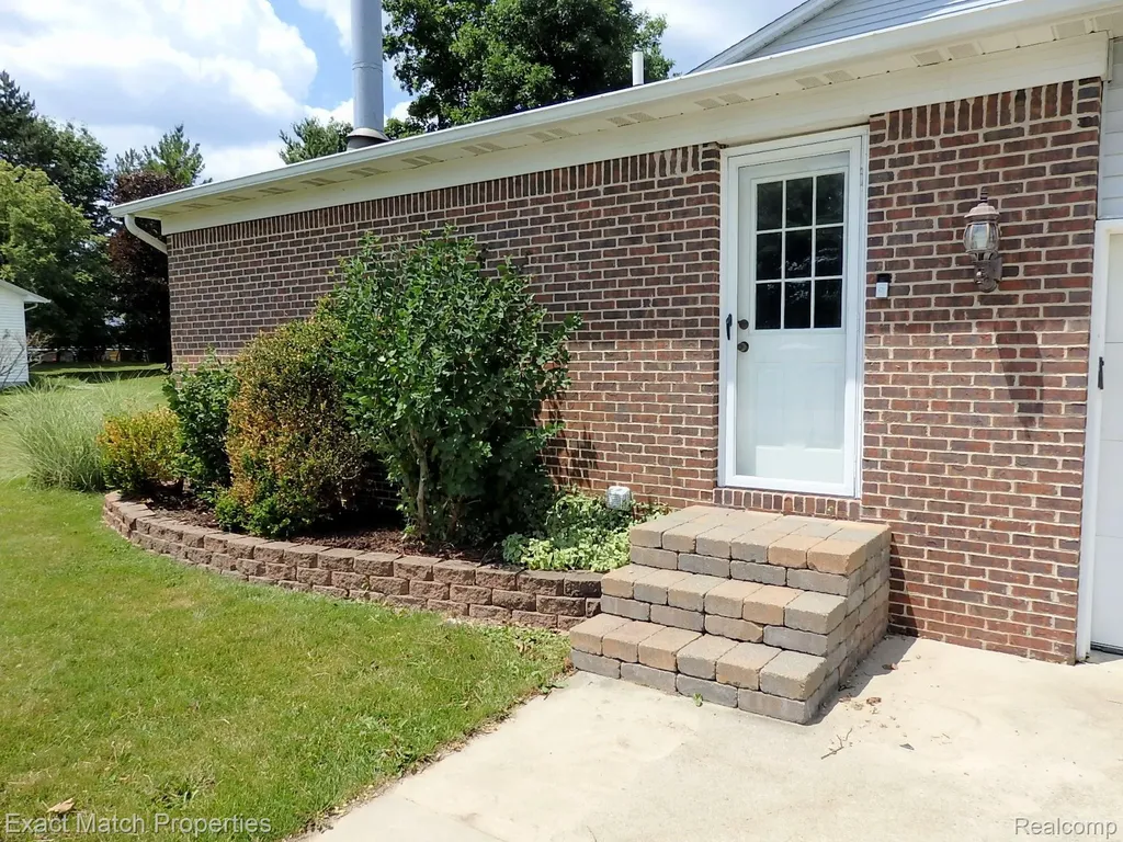 1324 Bush Creek Drive Grand Blanc City MI 48439