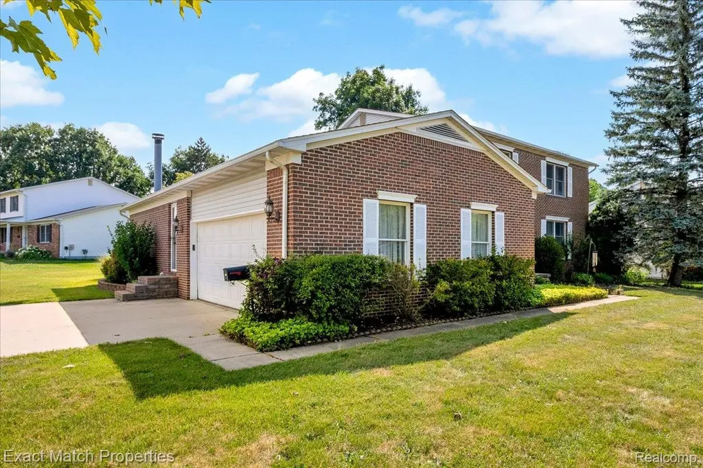 1324 Bush Creek Drive Grand Blanc City MI 48439