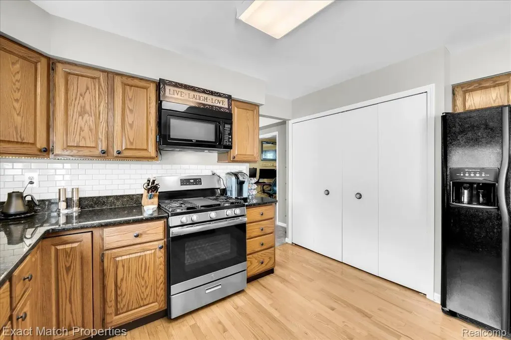 1324 Bush Creek Drive Grand Blanc City MI 48439