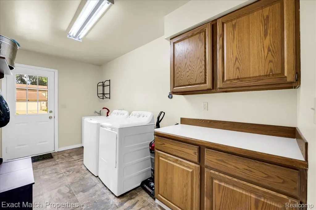 1324 Bush Creek Drive Grand Blanc City MI 48439