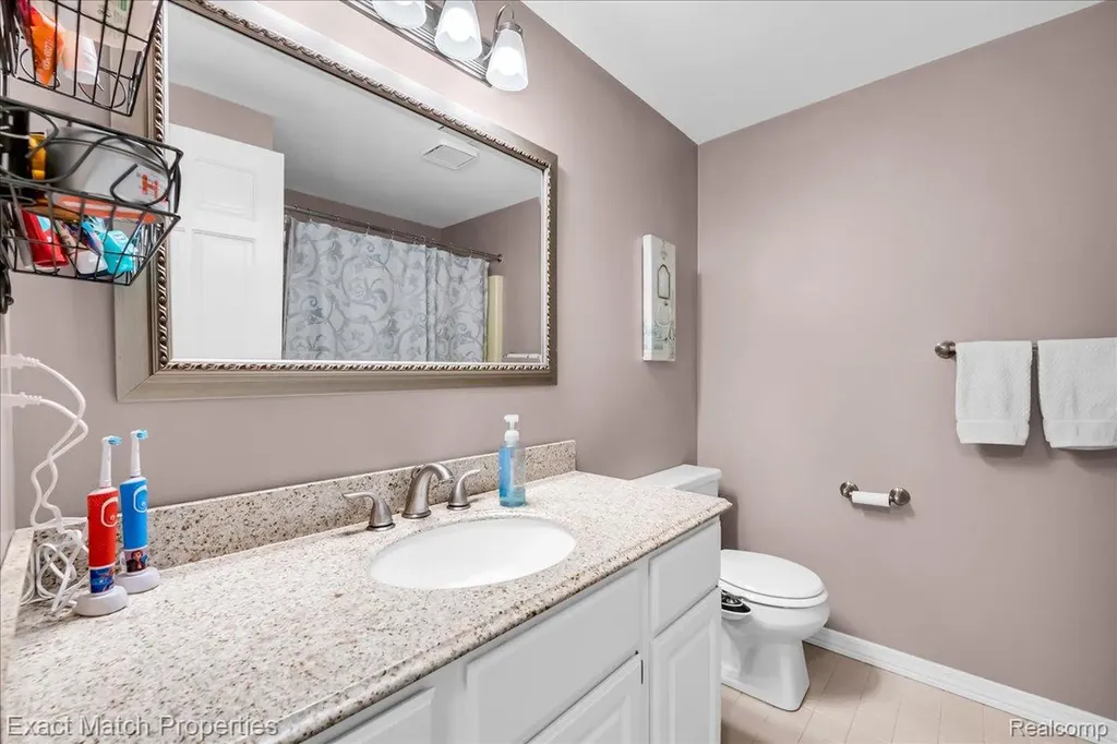 1324 Bush Creek Drive Grand Blanc City MI 48439