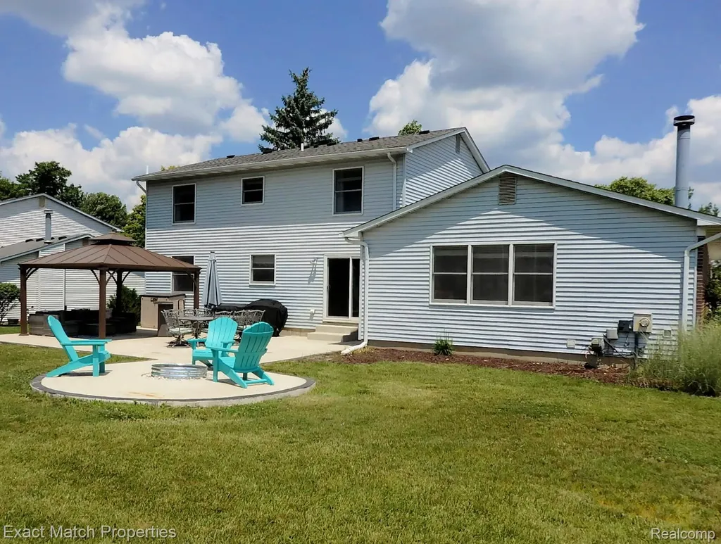 1324 Bush Creek Drive Grand Blanc City MI 48439