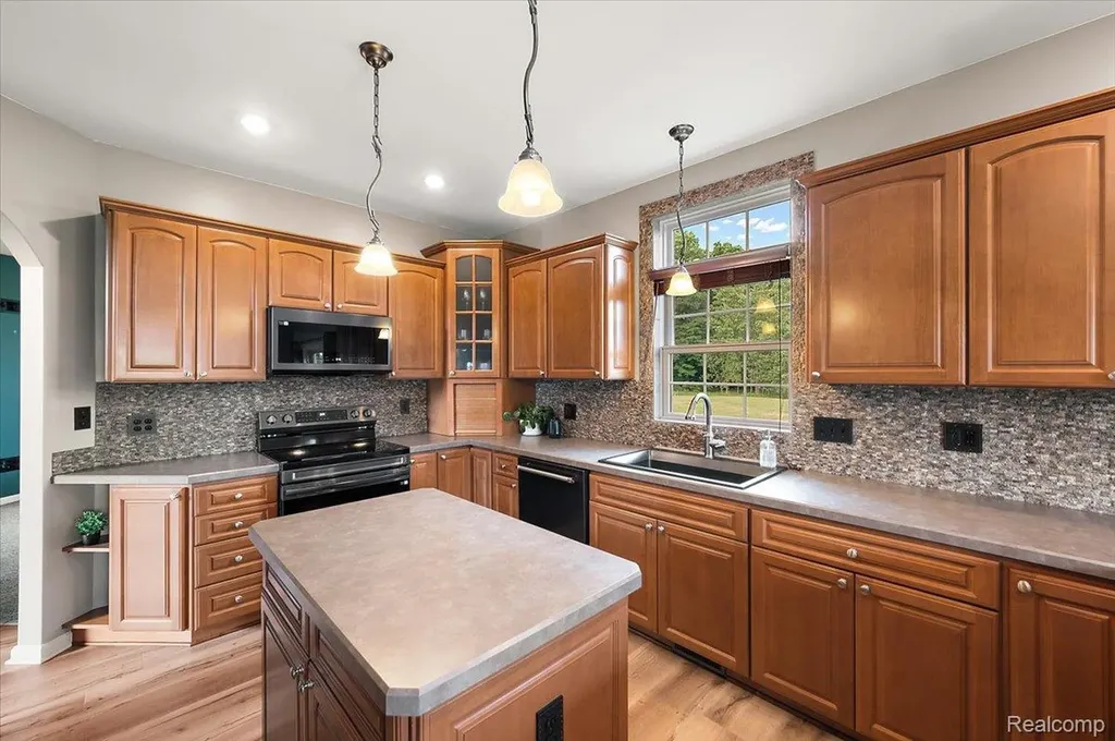 5035 Hidden Ridge Drive Hadley Township MI 48455