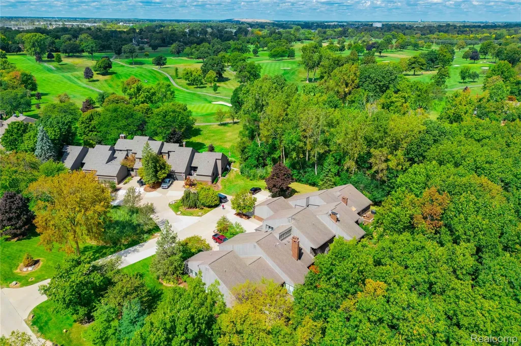 9422 Hawthorne Glen Drive Grosse Ile Township MI 48138