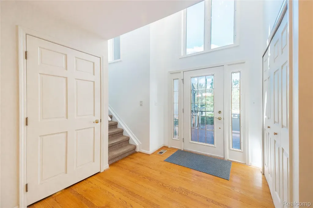 9422 Hawthorne Glen Drive Grosse Ile Township MI 48138