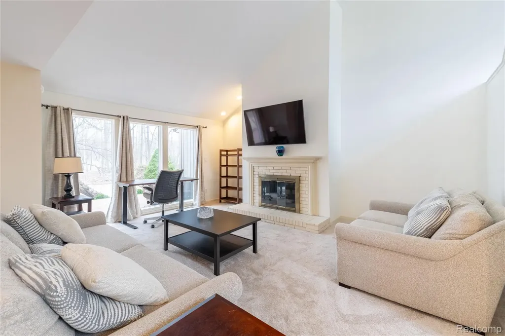 9422 Hawthorne Glen Drive Grosse Ile Township MI 48138